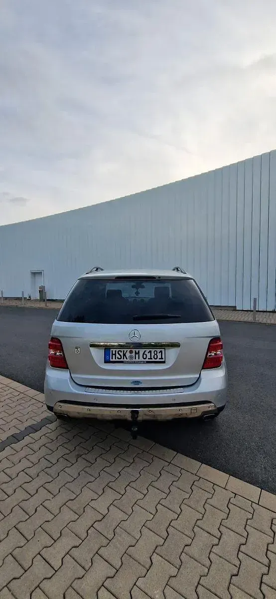 Używany Mercedes ML350 272 KM (200 kW) 2005 Srebrny SUV