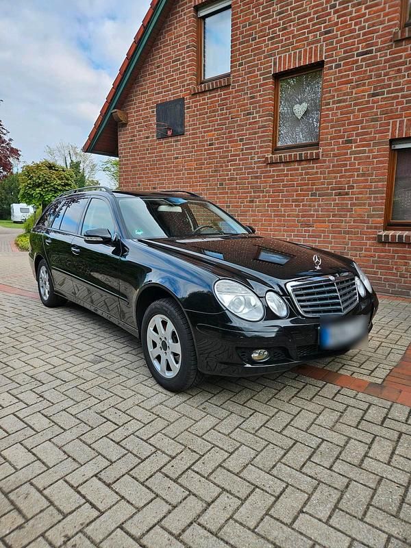 Schwarz Gebraucht 2008 Mercedes E220 Kombi | 2.700 € (Superpreis) - Bild 1/4