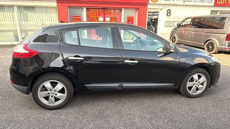 Gebraucht Renault Mégane Dynamique 140 PS (102 kW) 2010 Schwarz Limousine