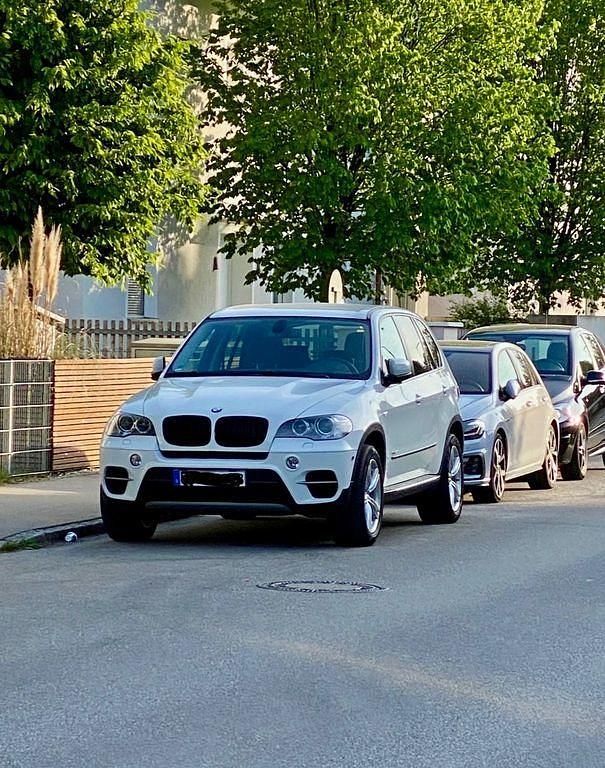 Second-hand BMW X5 245 CP (180 kW) 2012 Negru SUV