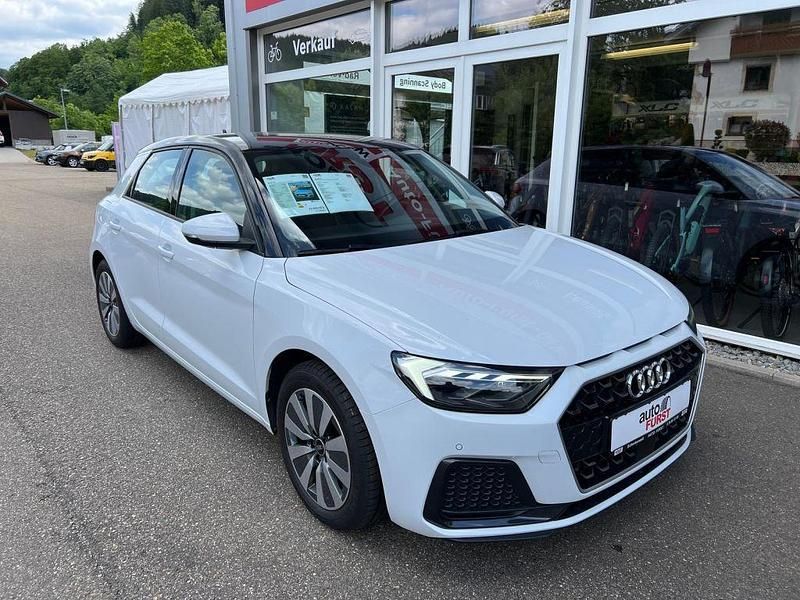 Gebraucht Audi A1 Advanced Plus 110 PS (80 kW) 2021 Gletscherweiß metallic (metallic) Kleinwagen