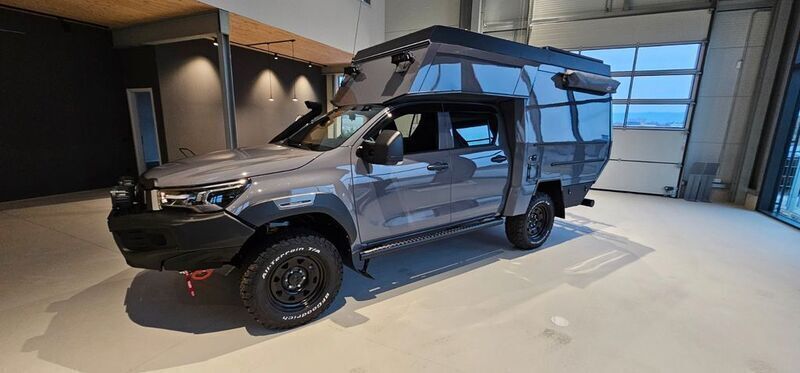 Weiß Gebraucht 2024 Toyota HiLux Comfort Abholung | 175.000 € - Bild 1/4