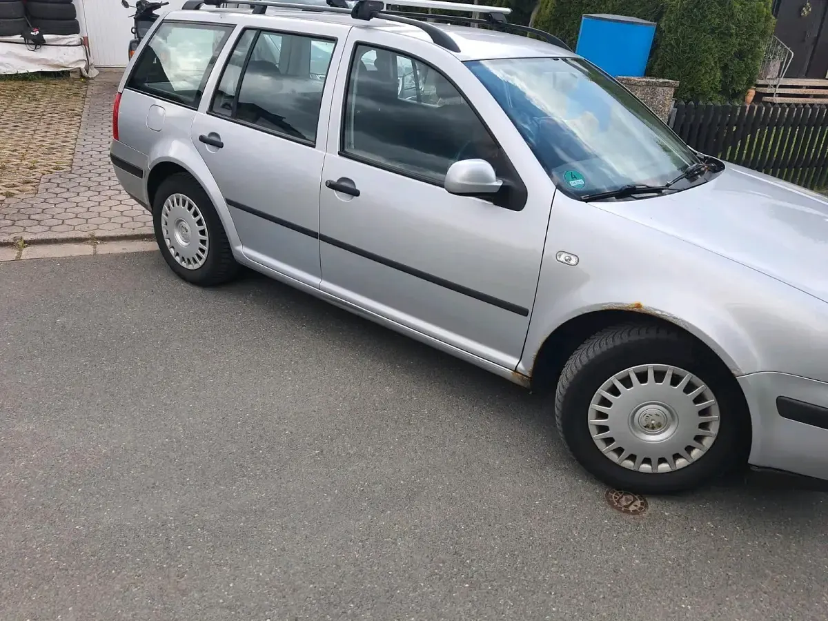 Używany VW Golf IV 90 KM (66 kW) 2000 Srebrny Kombi