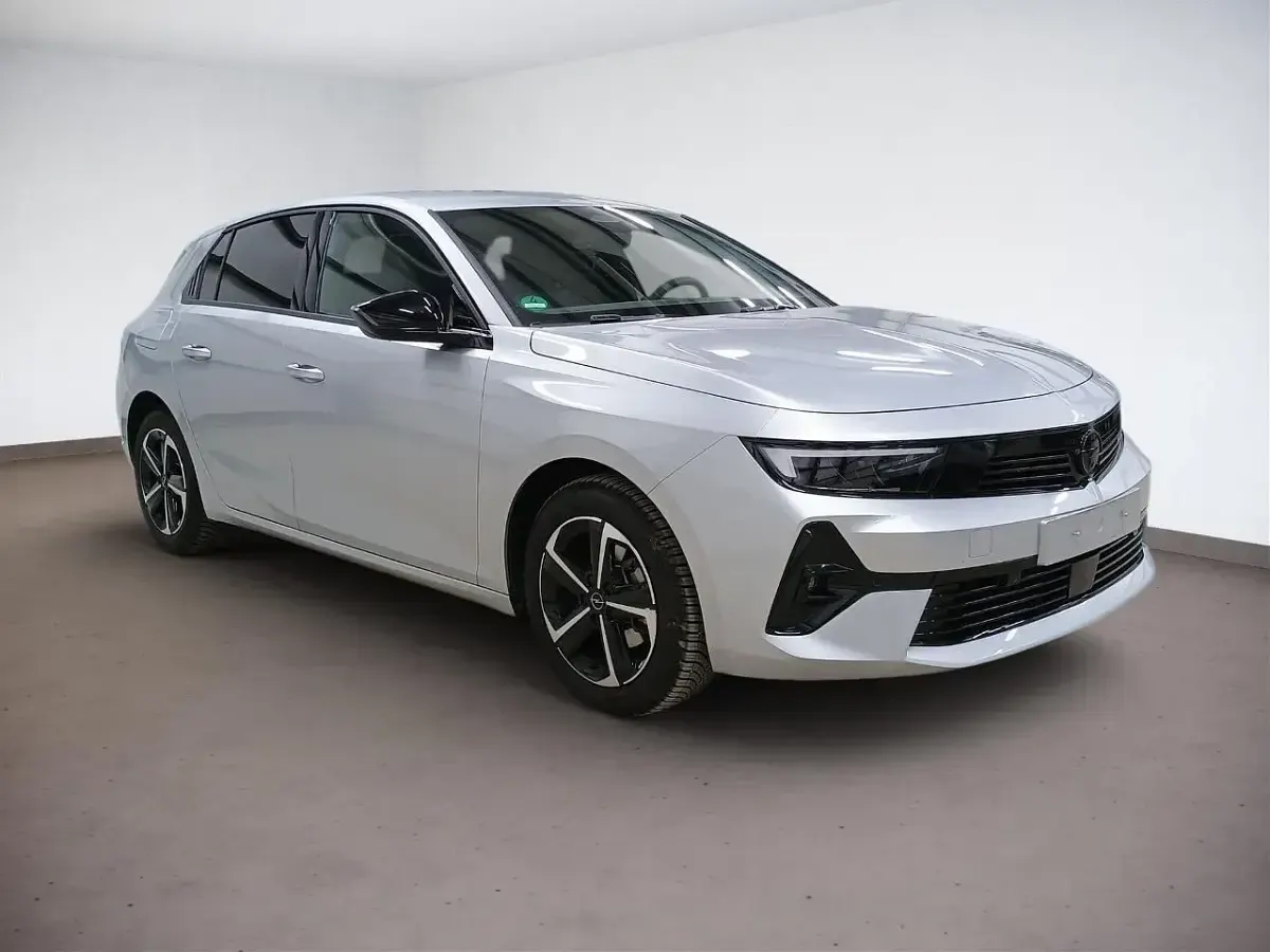 Gebraucht Opel Astra 131 PS (96 kW) 2024 Weiß Limousine