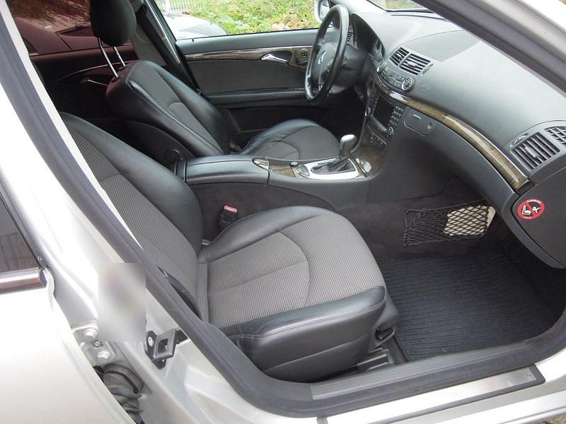 Gebraucht Mercedes E240 Avantgarde 177 PS (130 kW) 2004 Silber Kombi