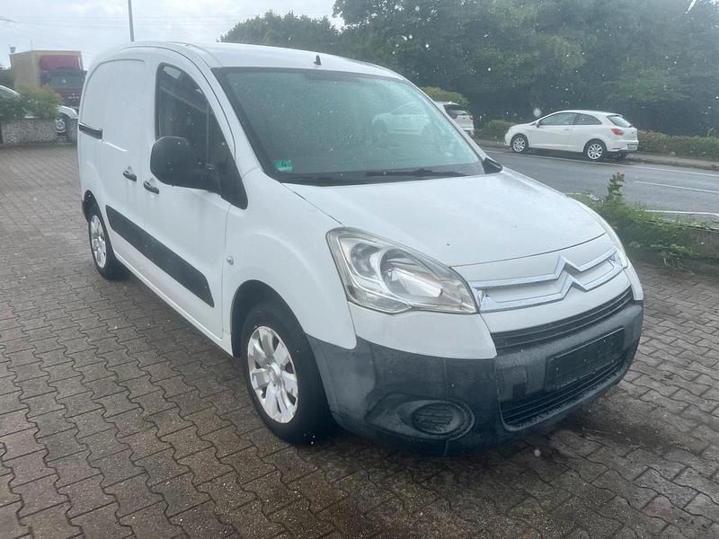 Weiß Gebraucht 2011 Citroën Berlingo Van / Kleinbus | 2.600 € (Superpreis) - Bild 1/4