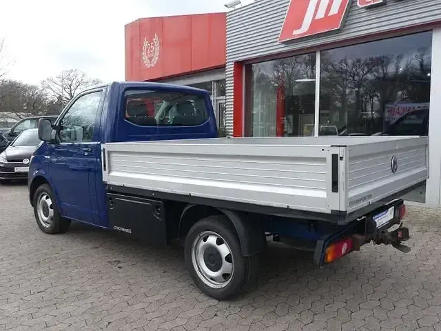Second-hand VW Transporter 150 CP (110 kW) 2018 Albastru Van