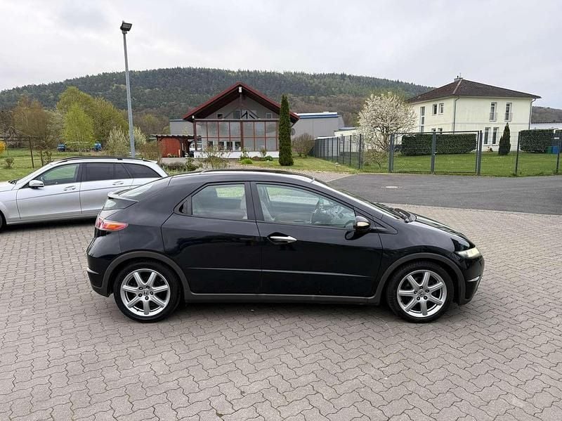 Gebraucht Honda Civic Executive 140 PS (102 kW) 2007 Night hawk black p. Kleinwagen