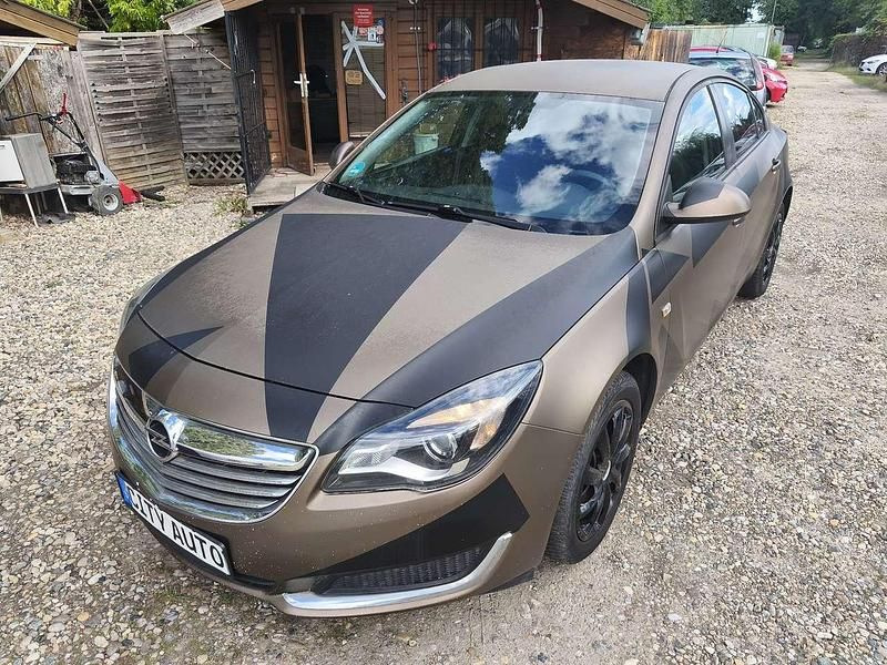 Braun Gebraucht 2014 Opel Insignia Selection Limousine | 5.470 € (Fairer Preis) - Bild 1/4