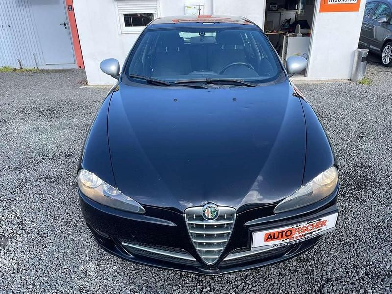 Gebraucht Alfa Romeo 147 105 PS (77 kW) 2010 Nero carbone/1000 miglia Kleinwagen