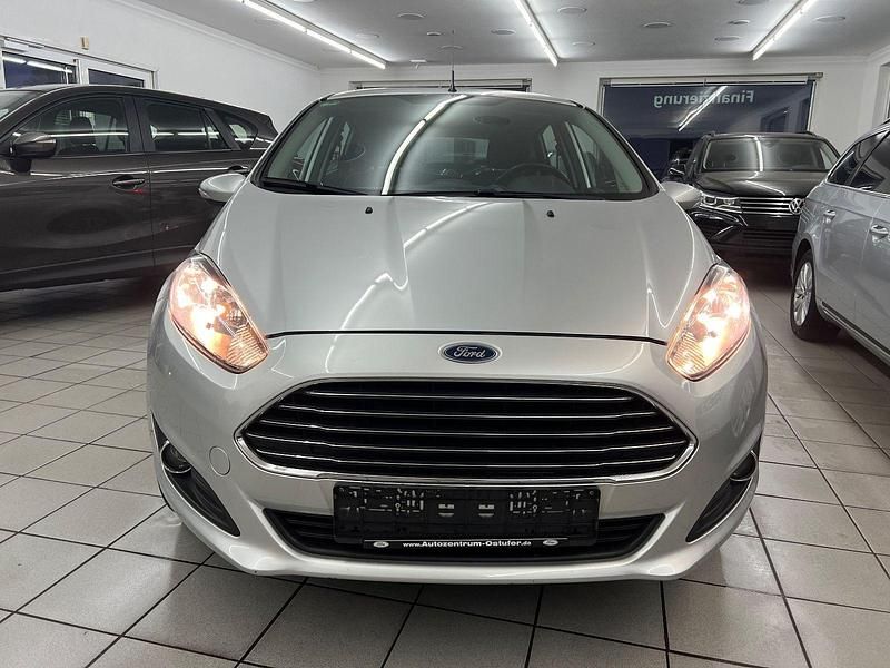Silber Gebraucht 2016 Ford Fiesta SYNC Edition Kleinwagen | 7.990 € (Fairer Preis) - Bild 1/4