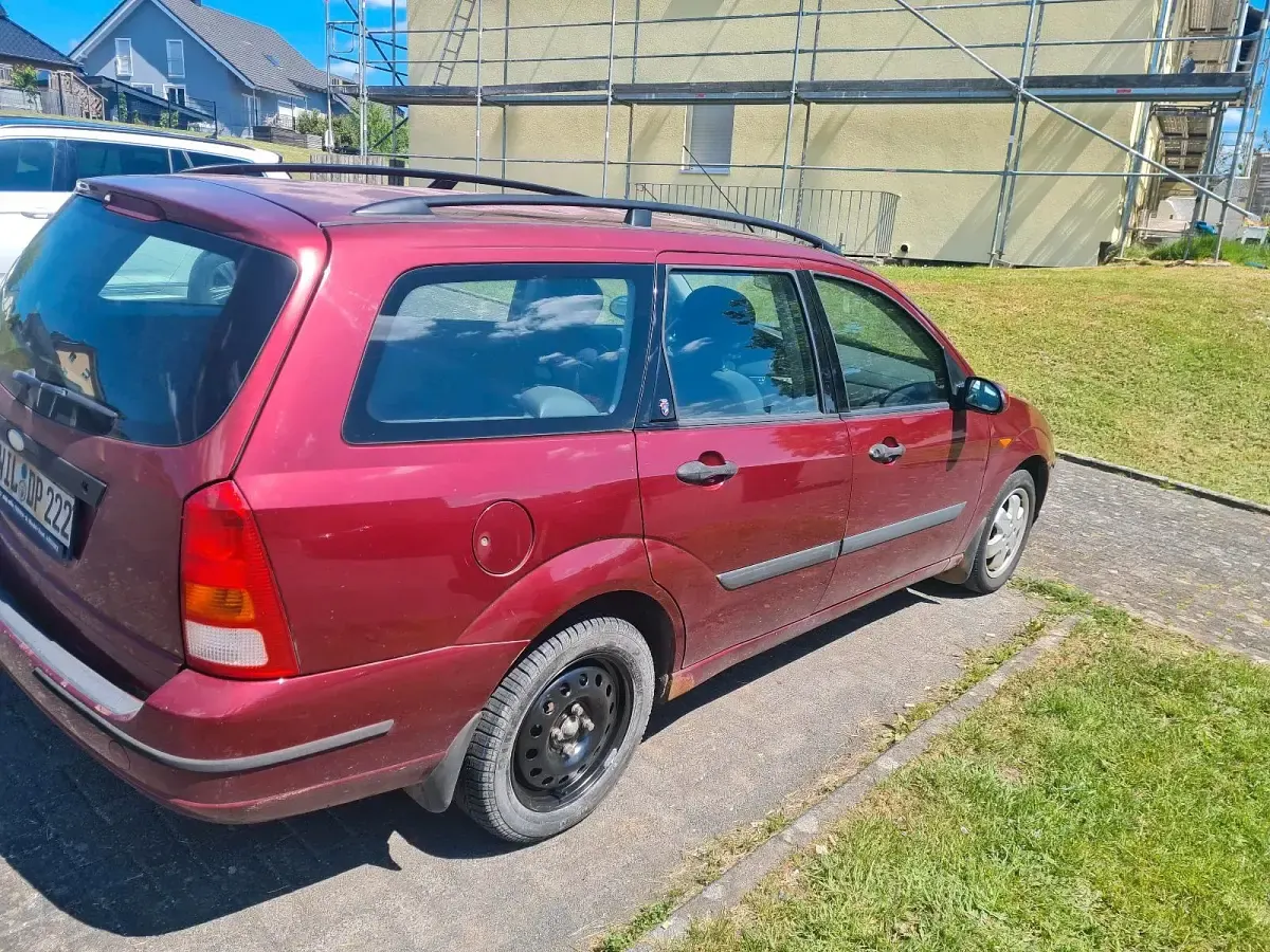 Gebraucht Ford Focus 115 PS (84 kW) 1999 Andere farben Kombi