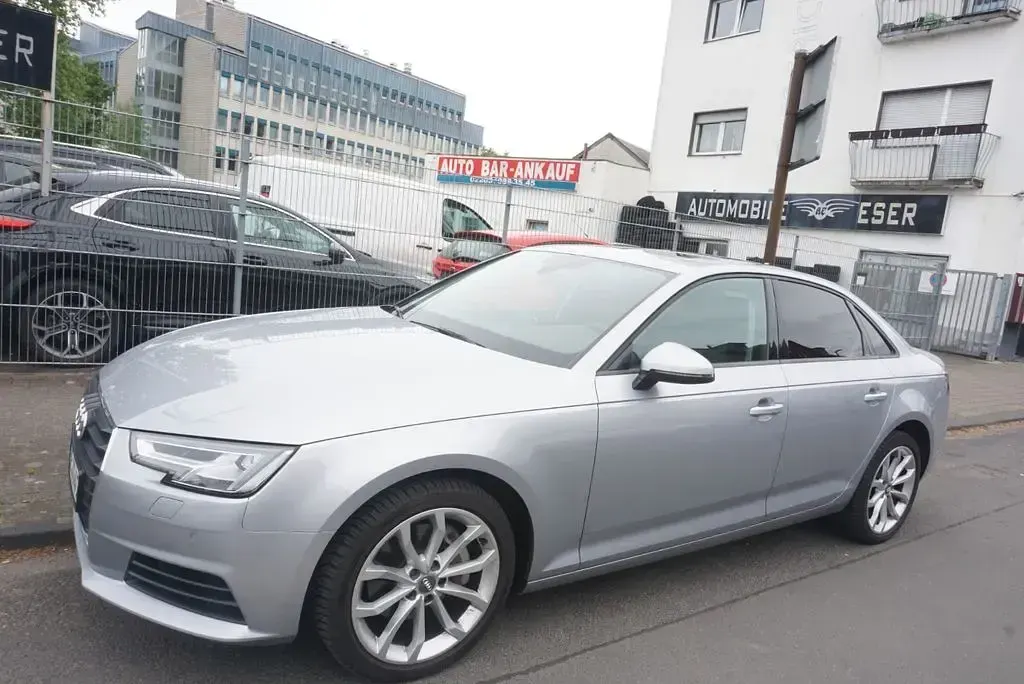 Gebraucht Audi A4 Basis 218 PS (160 kW) 2016 Silber Limousine