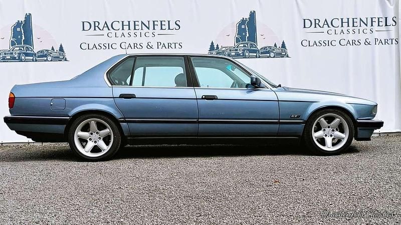 Gebraucht BMW 735 211 PS (155 kW) 1988 Cirrusblau Limousine