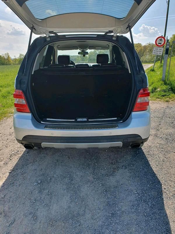 Gebraucht Mercedes ML280 190 PS (139 kW) 2006 Grau SUV