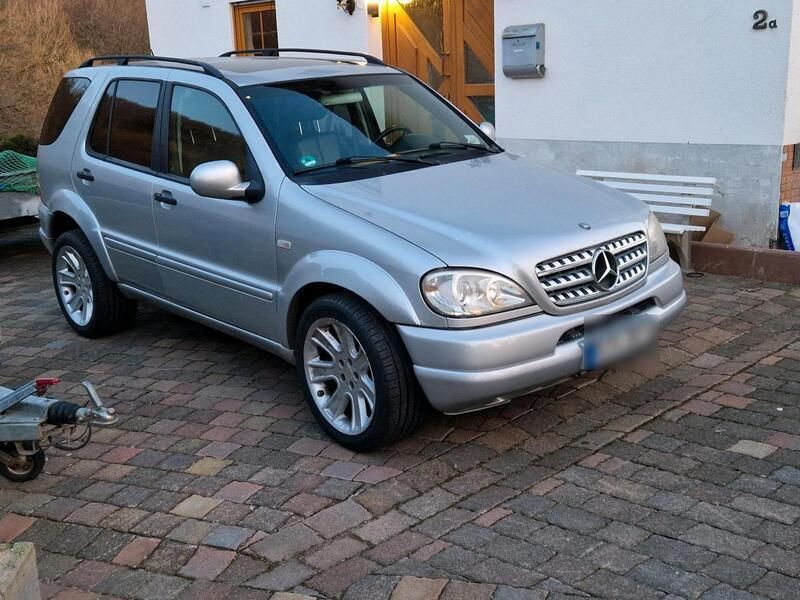 Silber Gebraucht 2000 Mercedes ML430 SUV | 7.250 € - Bild 1/4
