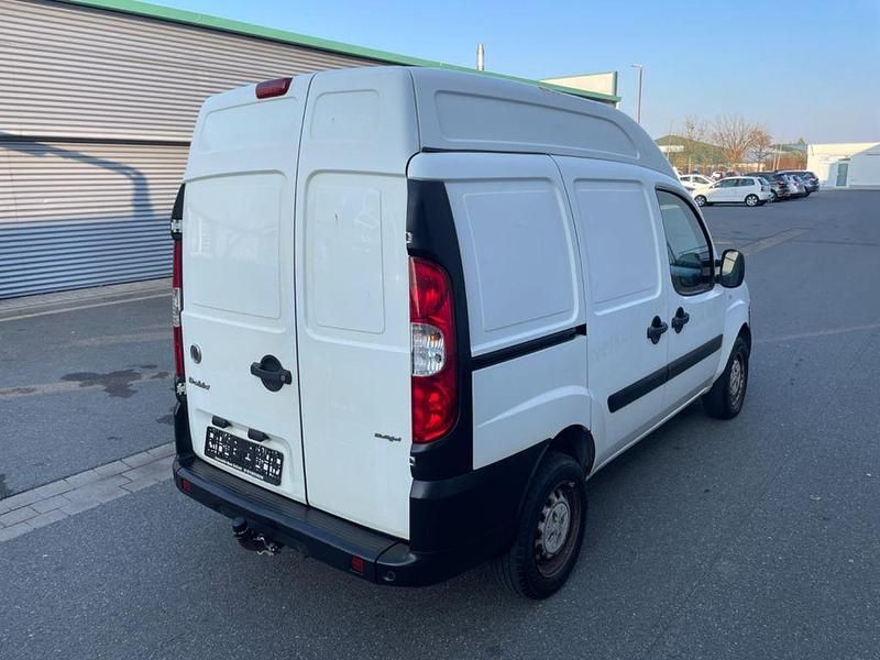 Gebraucht Fiat Doblò 75 PS (55 kW) 2008 Weiß Van / Kleinbus