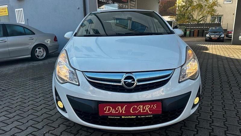 Gebraucht Opel Corsa Satellite 75 PS (55 kW) 2011 Weiß Limousine