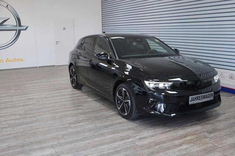 Gebraucht Opel Astra 131 PS (96 kW) 2025 Schwarz Limousine