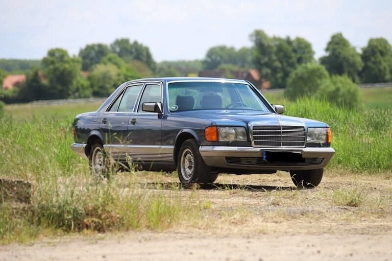 Blau Gebraucht 1981 Mercedes 500 SE Limousine | 13.890 € - Bild 1/4