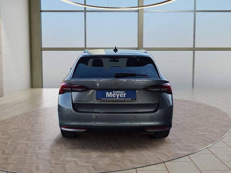 Neu Skoda Octavia 150 PS (110 kW) 2026 Grau Limousine