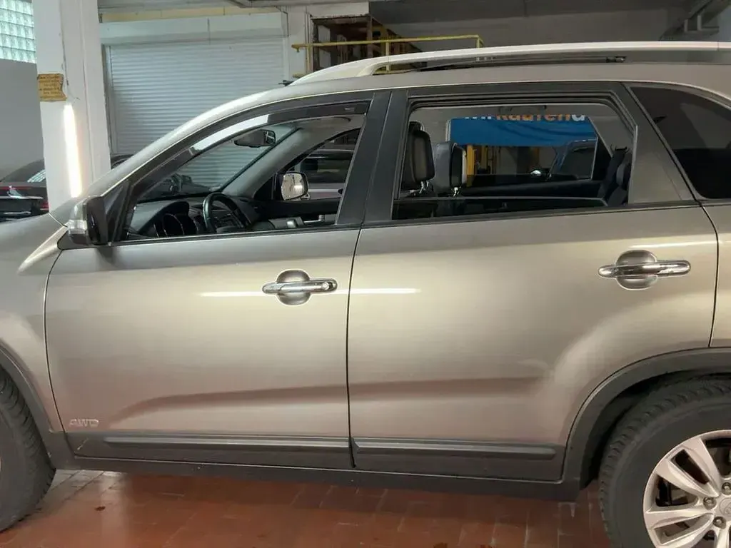Używany Kia Sorento Vision 197 KM (144 kW) 2011 Szary SUV