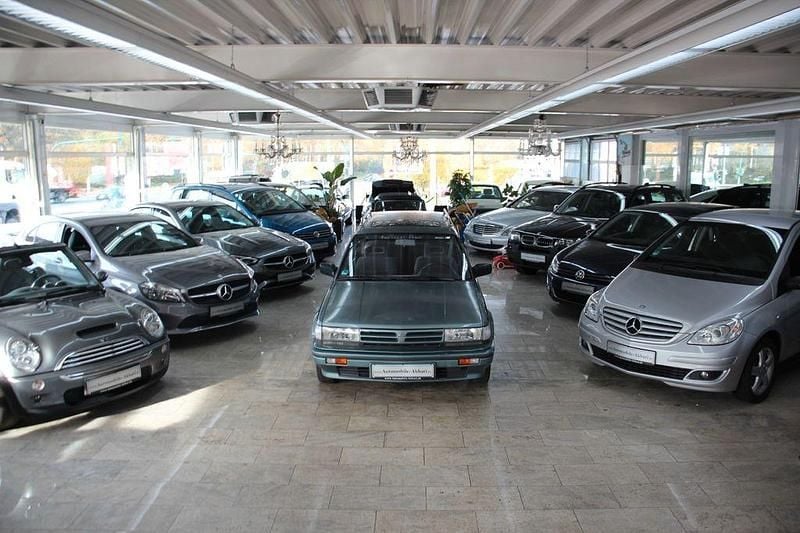 Grün Gebraucht 1988 Nissan Bluebird Kombi | 2.990 € - Bild 1/4