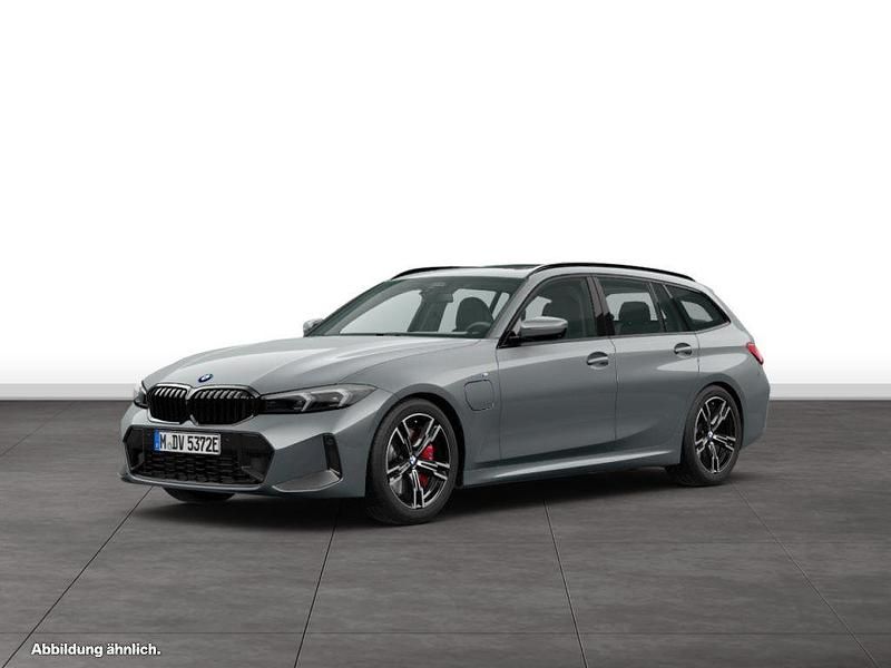 Skyscraper grau metallic Gebraucht 2024 BMW 330e Comfort Edition Kombi | 50.514 € (Teuer) - Bild 1/4