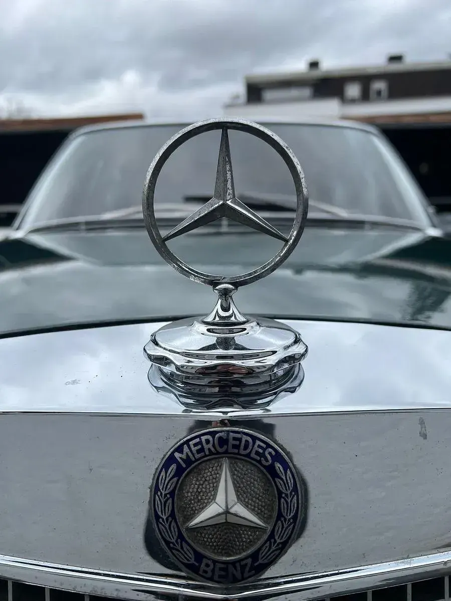 Gebraucht Mercedes 280 140 PS (102 kW) 1969 Grün Limousine