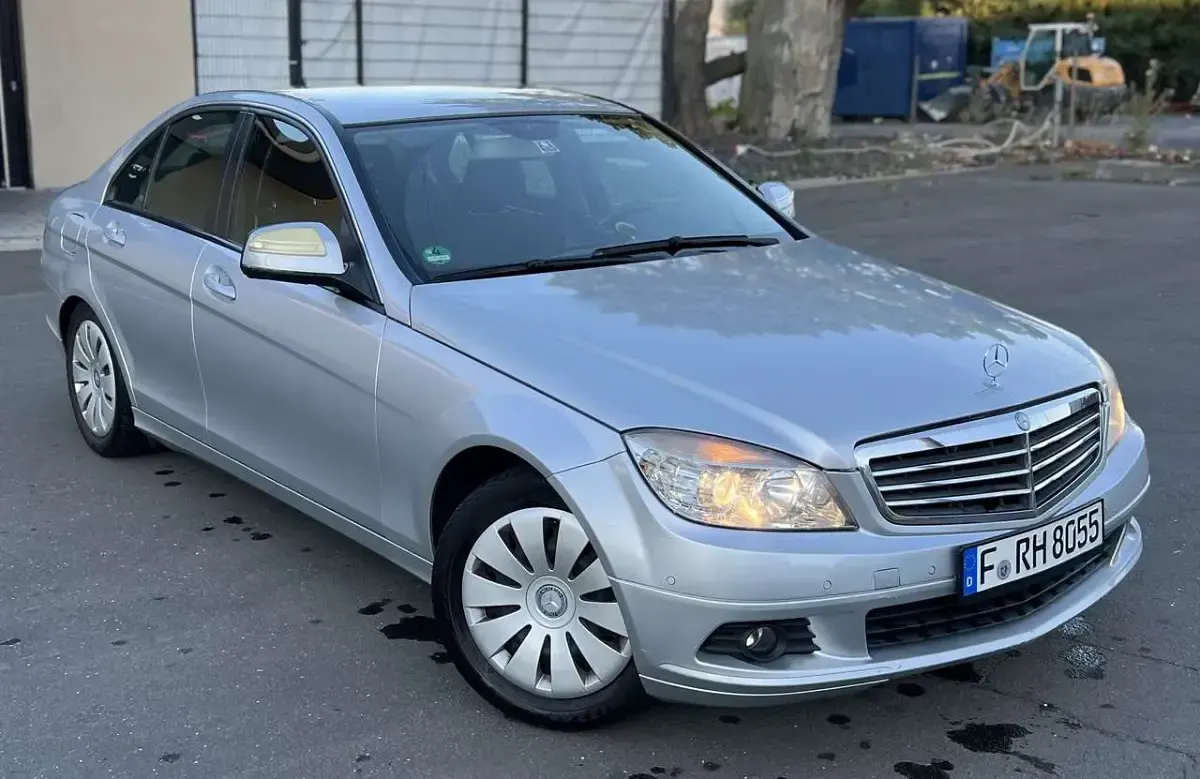 Gebraucht Mercedes C180 156 PS (114 kW) 2008 Silber Limousine