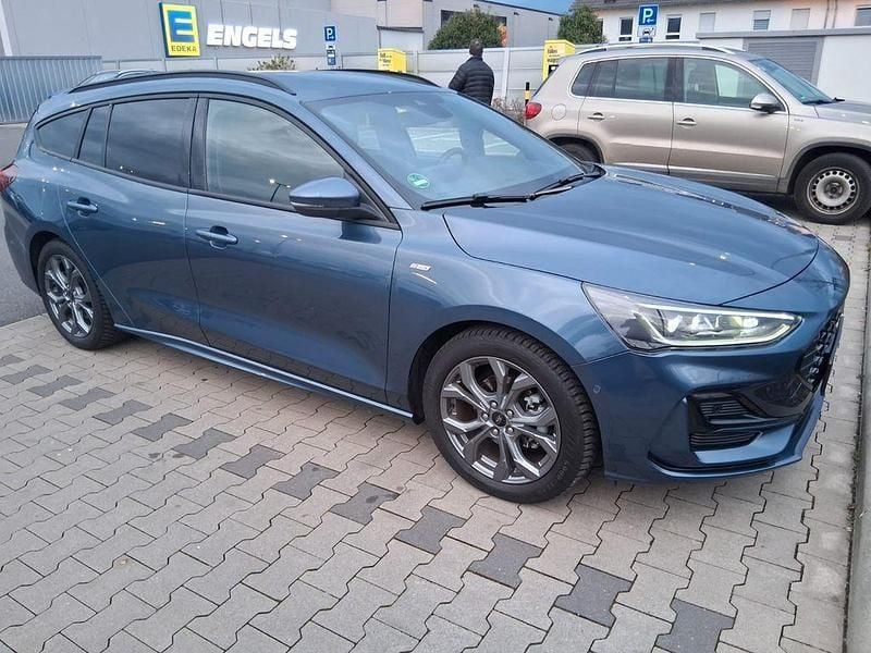 Gebraucht Ford Focus ST-Line 155 PS (114 kW) 2023 Blau Limousine