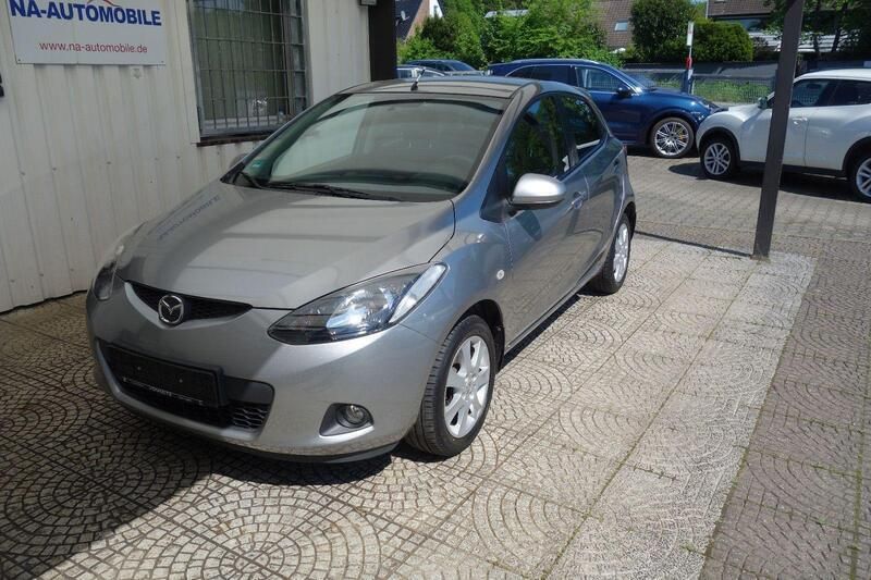 Silber Gebraucht 2010 Mazda 2 90th Anniversary Limousine | 4.250 € (Fairer Preis) - Bild 1/4