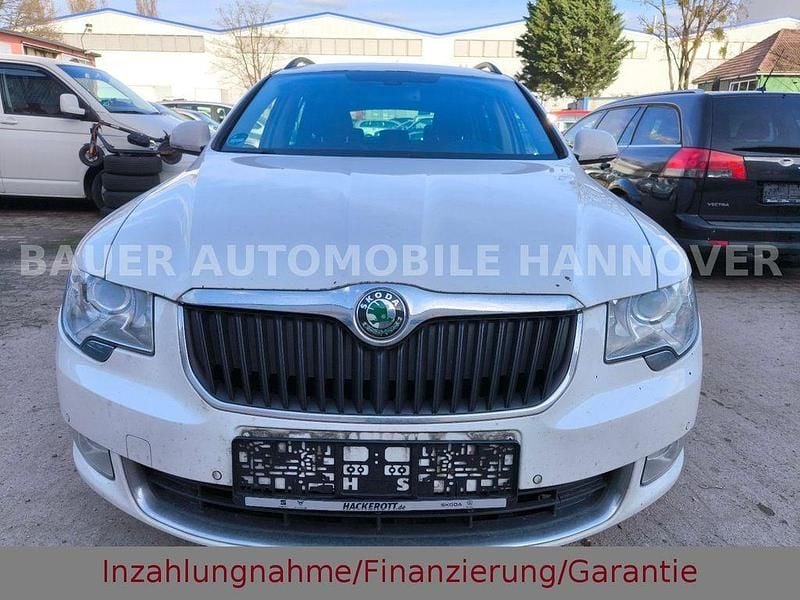 Gebraucht Skoda Superb Elegance 260 PS (191 kW) 2011 Weiß Kombi