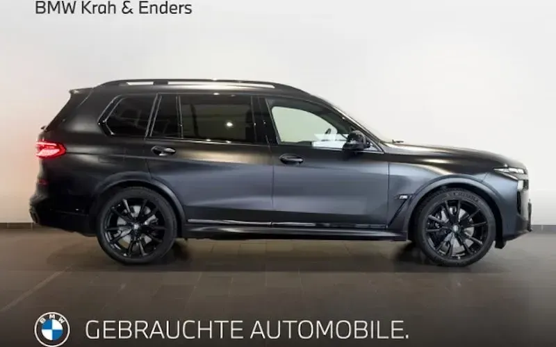 Gebraucht BMW X7 M Sport 530 PS (389 kW) 2023 Schwarz SUV