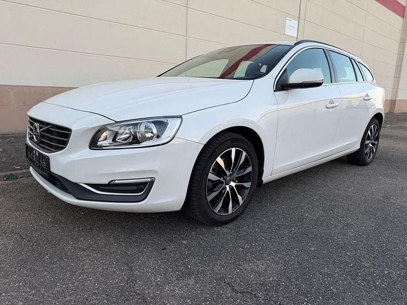 Gebraucht Volvo V60 Summum 152 PS (111 kW) 2017 Weiß Kombi