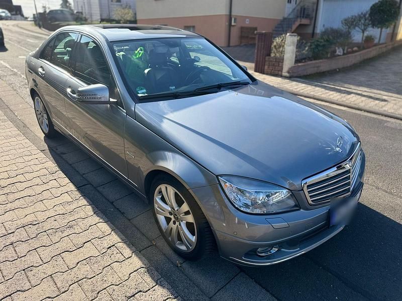 Gebraucht Mercedes C250 204 PS (150 kW) 2009 Grau Limousine