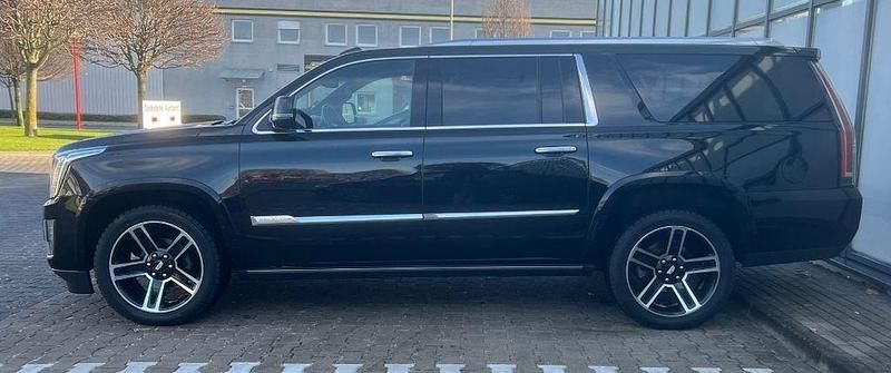 Gebraucht Cadillac Escalade 426 PS (313 kW) 2016 Schwarz SUV