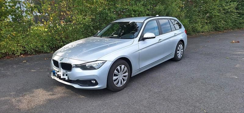 Silber Gebraucht 2016 BMW 318 Kombi | 8.249 € (Superpreis) - Bild 1/4