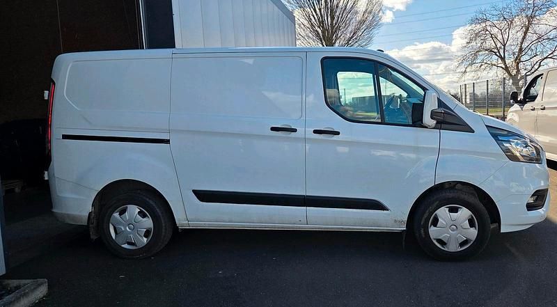 Gebraucht Ford Transit 130 PS (95 kW) 2018 Weiß Limousine