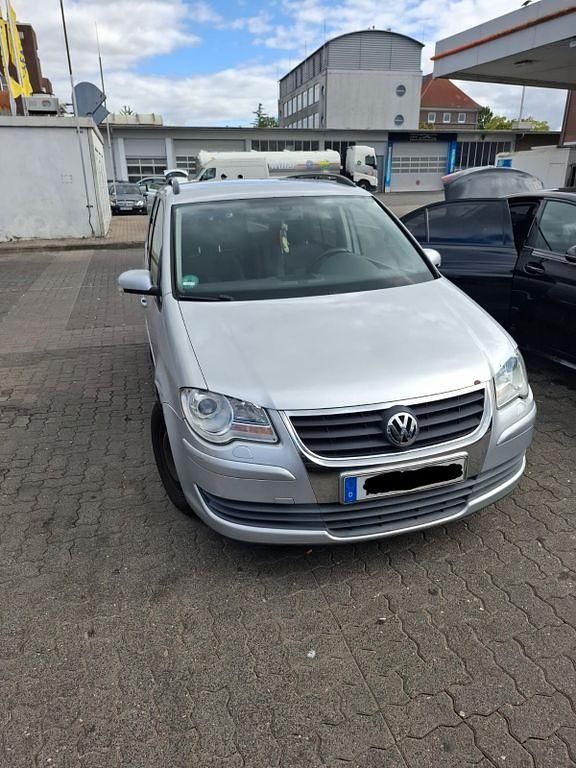 Silber Gebraucht 2008 VW Touran Highline Van / Kleinbus | 2.200 € (Guter Preis) - Bild 1/4