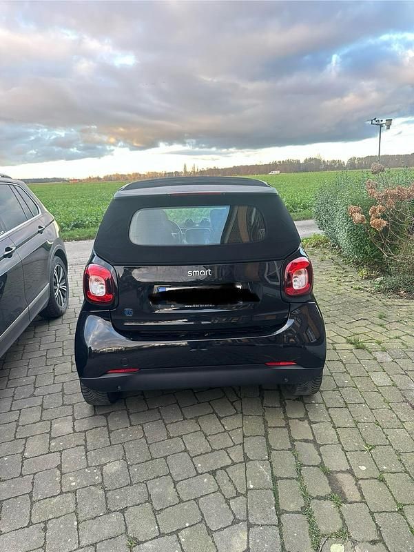 Schwarz Gebraucht 2021 Smart ForTwo Electric Drive Cabrio | 12.000 € (Fairer Preis) - Bild 1/4