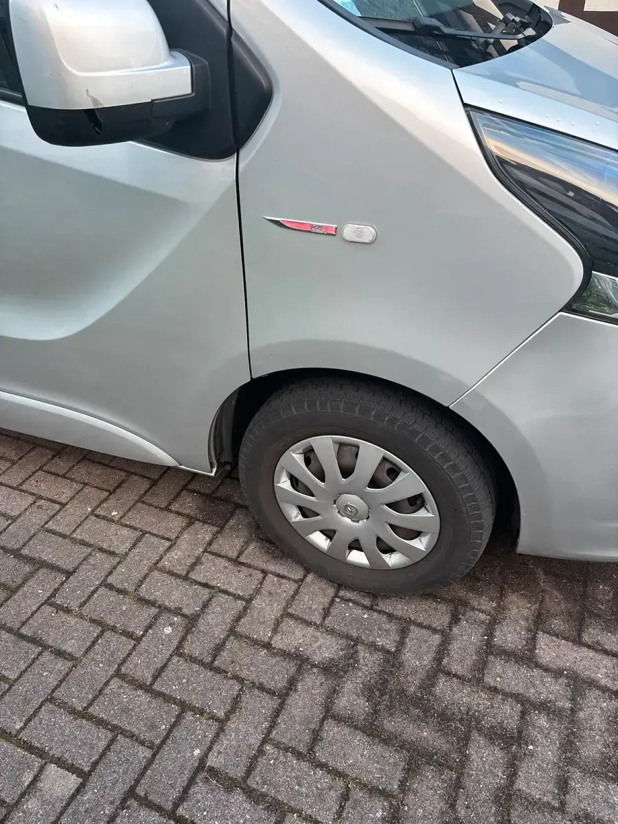 Gebraucht Opel Vivaro 120 PS (88 kW) 2015 Silber Van / Kleinbus