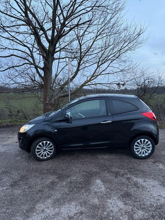 Gebraucht Ford Ka Ambiente 69 PS (50 kW) 2015 Schwarz Kleinwagen