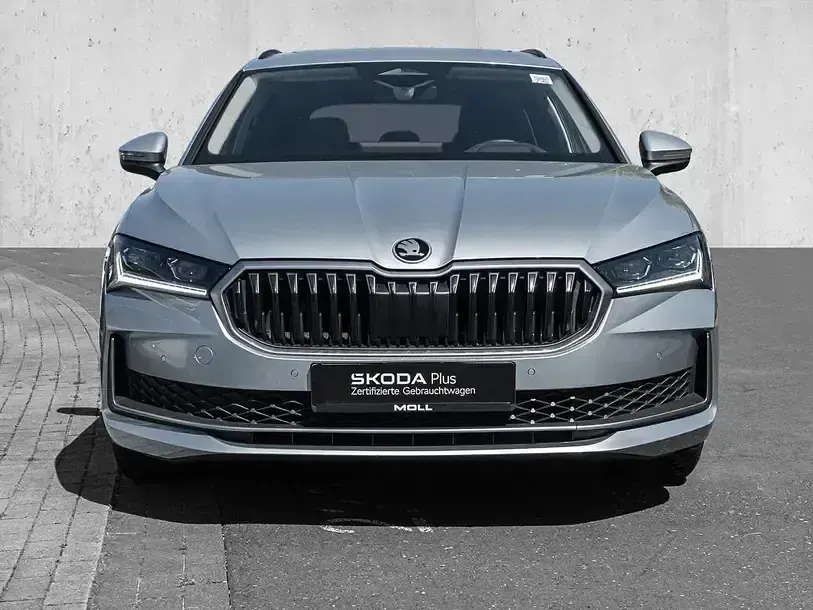 Gebraucht Skoda Superb Selection 150 PS (110 kW) 2025 Aluminiumsilber metallic Kombi