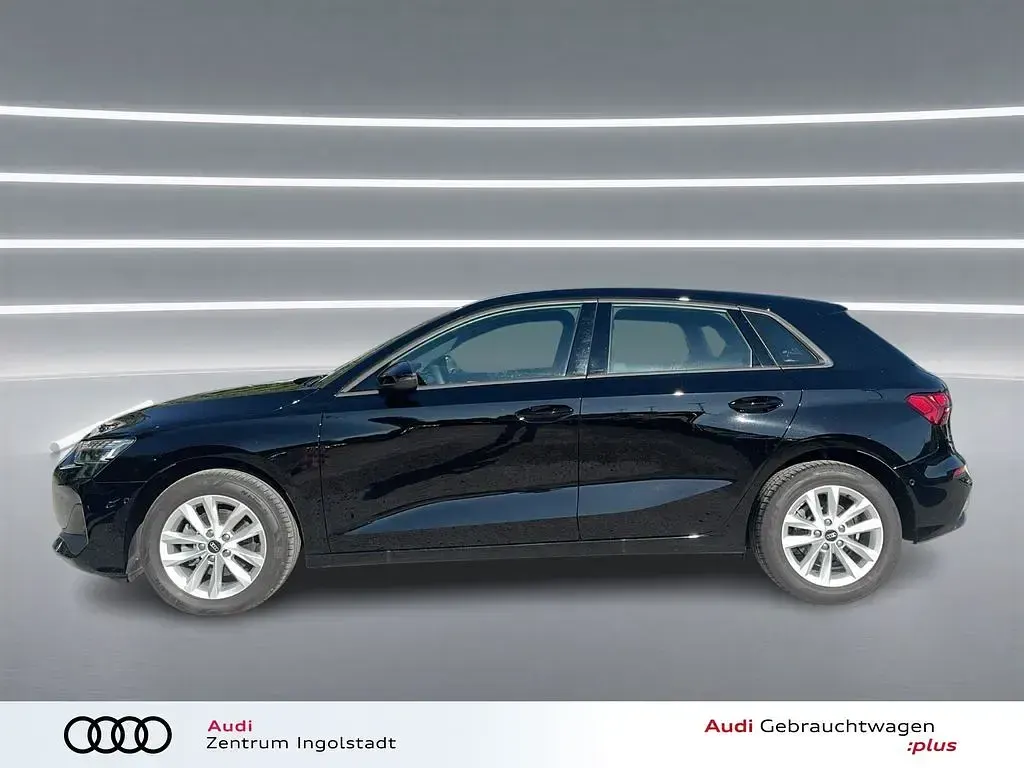Gebraucht Audi A3 Ambiente 116 PS (85 kW) 2025 Brillantschwarz Limousine