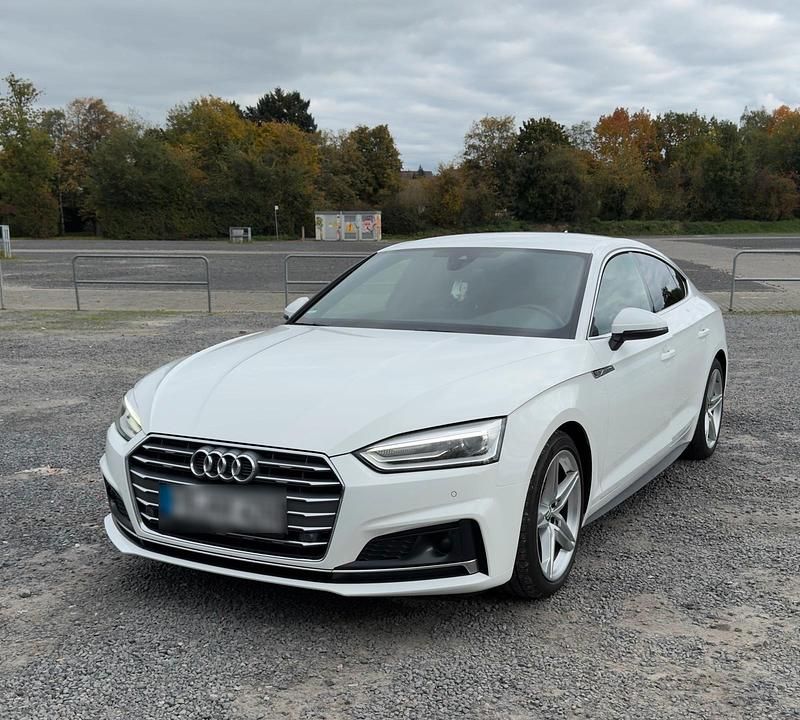 Weiß Gebraucht 2019 Audi A5 Sportback S-Line Kleinwagen | 21.500 € (Guter Preis) - Bild 1/4