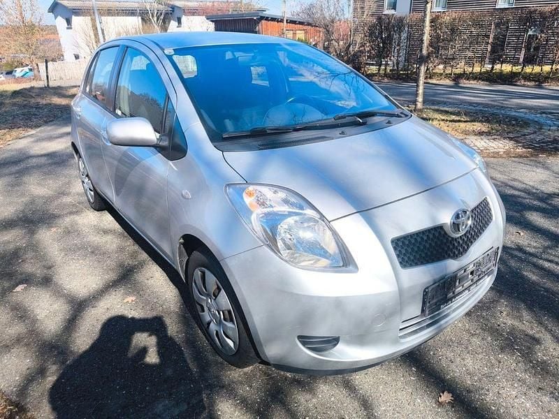Gebraucht Toyota Yaris 87 PS (63 kW) 2007 Silber Kleinwagen