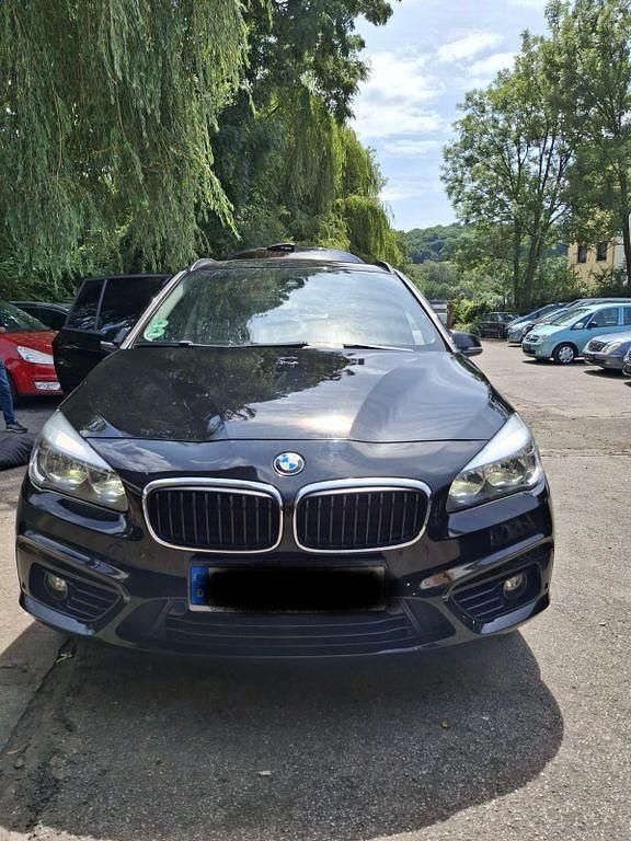 Schwarz Gebraucht 2015 BMW 218 Gran Tourer Sport Line Van / Kleinbus | 14.000 € - Bild 1/4