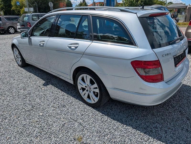 Gebraucht Mercedes C180 156 PS (114 kW) 2010 Silber Kombi