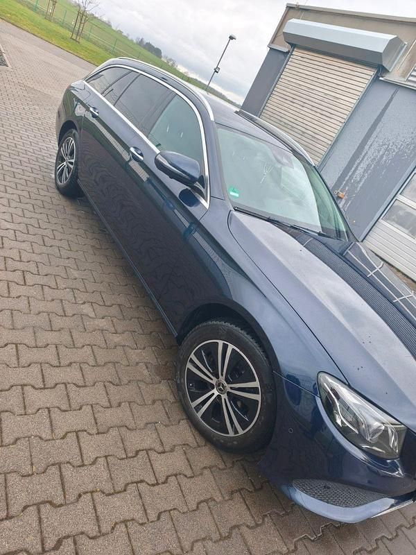 Second-hand Mercedes E200 160 CP (117 kW) 2020 Albastru Break